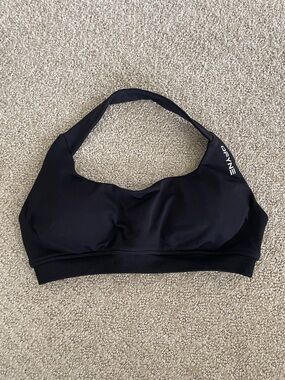 DFYNE Black Sports Bra — Supportive Everyday Activewear